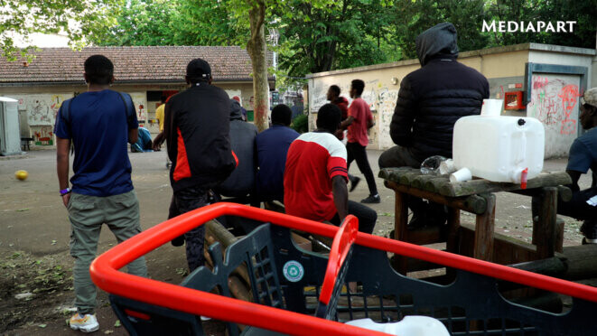 À Paris, l’extrême droite s’attaque à une école occupée par de jeunes exilés