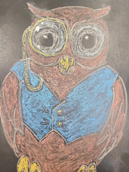 The person behind this screen sees an owl, wearing a vest and a golden monocle, who seems to want to loudly proclaim that everything is poisonous. His name is Cedric the Owl, and his duty is to annoy King Graham.