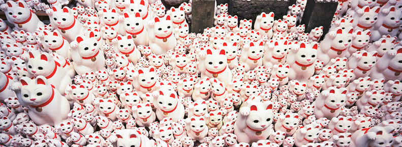 Maneki-neko at Gōtoku-ji in Tokyo, with Fujifilm TX-1 and Kodak Ektar 100.