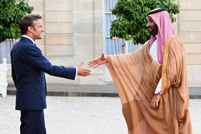 Emmanuel Macron accueille Mohammed ben Salmane au palais de l'Elysée le 28 juillet 2022. © Photo Bertrand Guay / AFP