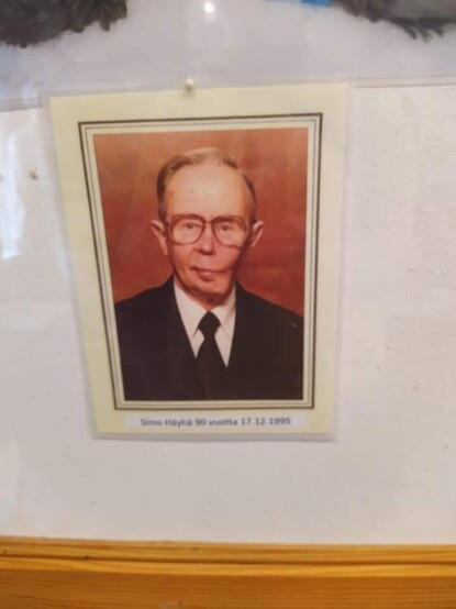 Simo Häyhä 90 years old (he lost half of his face in a war)