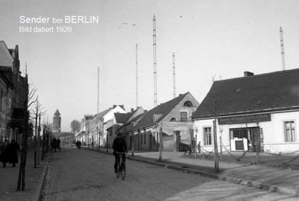 Radio Türme bei Berlin

Bild
Für unserer Spezialuser

Funktürme des Deutschlandsender
datiert 1926 bei Berlin
Königs Wusterhausen