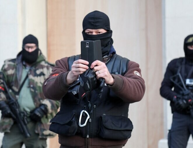 Un policier à Paris en décembre 2018 lors d’une manifestation des gilets jaunes. © Photo Zakaria Abdelkafi/AFP