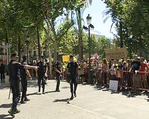 Sevilla. Toma de posesión del alcalde
2011 Jun.11
No tengo los derechos de la foto