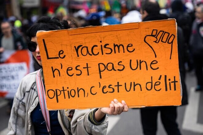 Lors d’une manifestation contre le projet de loi d’asile et immigration, à Paris, le 25 mars 2023. © Photo Xose Bouzas / Hans Lucas via AFP