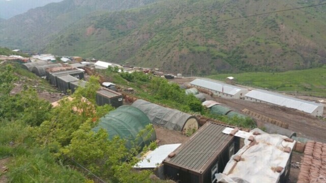 📢El ejército turco envía tropas a la frontera del sur de Kurdistán
✅El Estado turco ha enviado una gran cantidad de tropas y equipo militar a la frontera con el sur de Kurdistán (norte de Irak).

https://anfespanol.com/kurdistan/el-ejercito-turco-envia-tropas-a-la-frontera-del-sur-de-kurdistan-43264

via @LegerinAzadiPV@twitter.com

#Kurdistan #Başûr #Sengal #HPG #YJAStar #turquia #Erdogan #LausanneFailure #ISIS #pkk #europa #feminisme #jineoloji #Daesh #bashur 