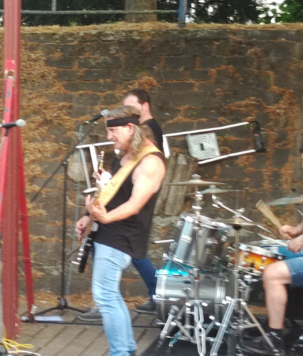 Voodoo Godz live am Waggon in Offenbach.