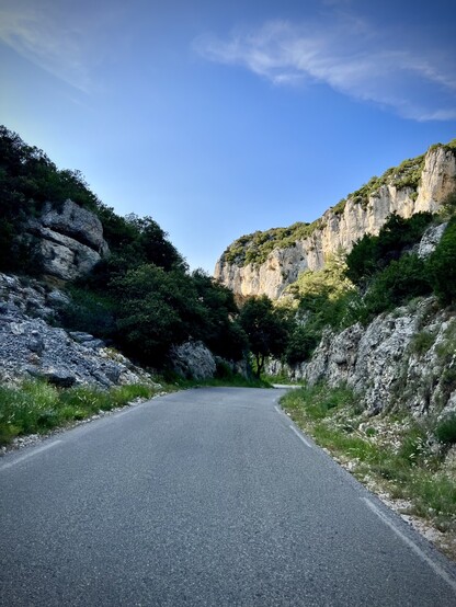 The road from Gordes to Venasque  