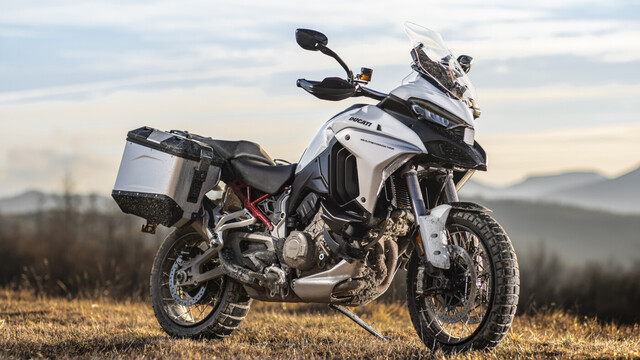 Low speed riding and lifting your bike from the side stand just got easier for Ducati Multistrada V4 S owners and new bike buyers, as it gets the Easy Lift system previously introduced on the Rally model.
Current owners will get a free sofware update...