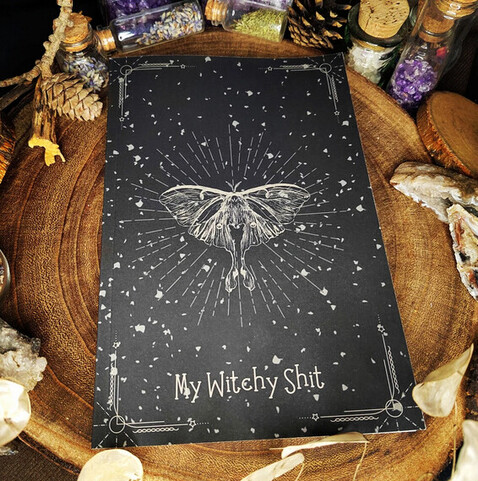Notizbuch "My Witchy Shit"
Foto aus dem Shop LeafWork Design
