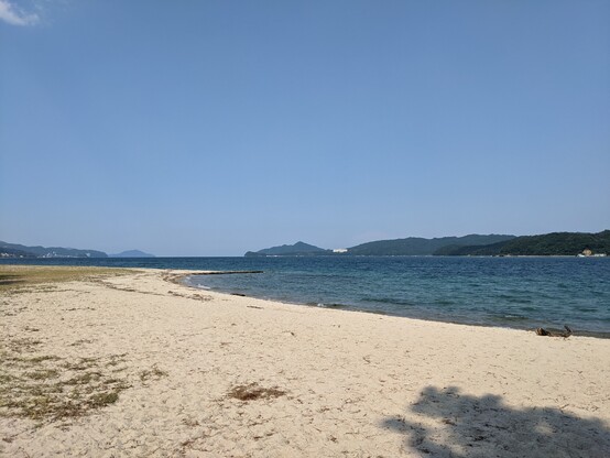 Amanohashidate's beach is perfect for swimming during the summer. From mid-July to mid-August lifeguards watch over bathers.