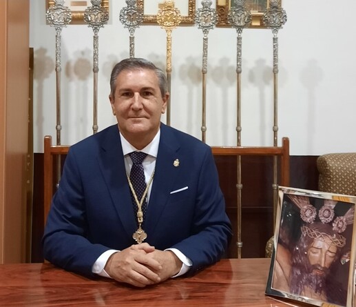 Gabrielico el Santo👼promueve desde Hermandad de Dalías la campaña "Fóllate el Cristo, él sufrirá por todos nosotros" para concienciar y luchar contra vejaciones homófobas.
