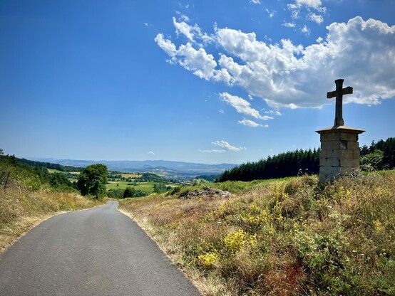 Road form ‎⁨Saint-Geneys-près-Saint-Paulien⁩ with open lanscape