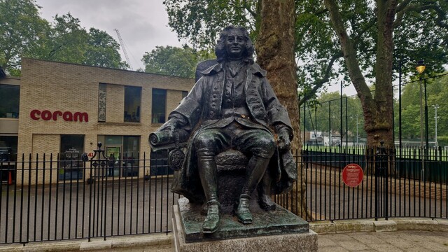 Statue of Thomas Coram