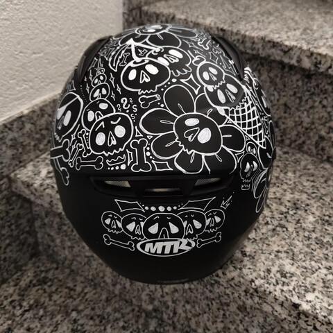 sketchy skull helmet