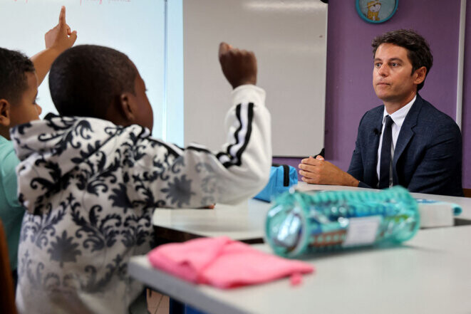 Gabriel Attal lors de la rentrée scolaire à l'école primaire de La Possession, sur l'île de la Réunion, le 17 août 2023. © Photo Richard Bouhet / AFP