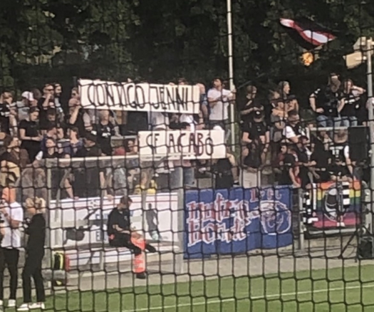 A banner by Eintracht Frankfurt fan group Nutria Banda in support of Jenni Hermoso during the Women’s Champions League round 1 semifinal vs. FC Slovacko. The banner reads: “Contigo Jenni. Se Acabo”