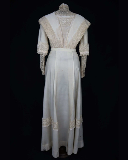 Das Kleid von hinten.