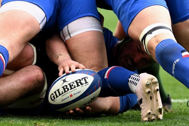 La mêlée de l’équipe de France de Rugby lors du match contre le pays de Galles au Stade de France le 18 mars 2023. © Photo Philippe Millereau / KMSP via AFP