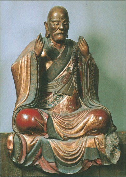 #Arhat: #Piṇḍola (#Binzuru), master of paranormal powers tasked by the #Buddha to remain in the world during his absence. One of the Eighteen Arhat statues enshrined in the Daiōhōden Hall of the Ōbaku #Zen temple Manpuku-ji (萬福寺) in Uji, #Kyoto Prefecture, #Japan, sculpted by the Chinese Qing artist Fan Daosheng in 1663.
#BuddhistArt #Buddhism