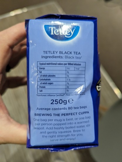Tea packet nutrition label, showing that 100ml of black tea has 1 calorie