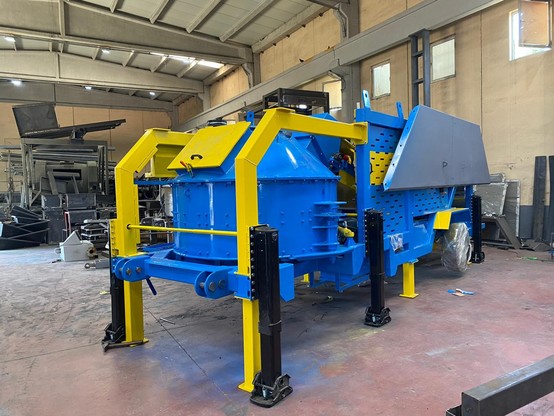 CONMACH MOB-30 Mobile Concrete Batching Plant was placed in a specially designed container and sent to Sofia, the capital of Bulgaria, by road transportation. The export process of the MOB-30 mobile concrete batching plant was regularly checked by our technical team to prevent damage during packaging, labeling and transportation of the concrete batching plant. Our company works to ensure that its exported products are transported safely and delivered on time. The Mobile Concrete Plant's journey to Sofia included machine components such as 0.5 m3 pan mixer, 4x4 m3 aggregate bunker, cement silo, cement screw and cement blasting, and spare parts equipment requested by the customer. 