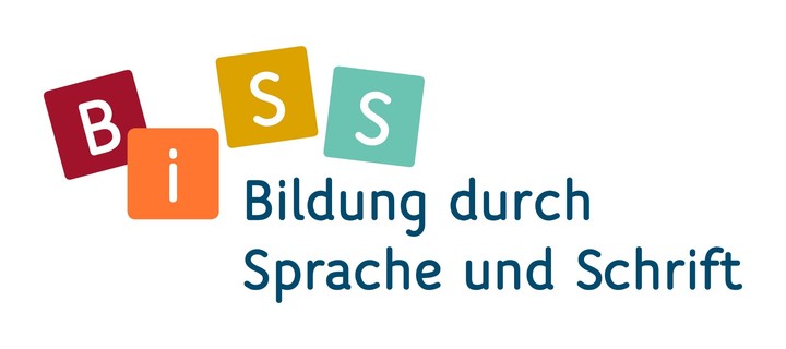 Logo Bildung durch Sprache und Schrift, Buchstaben BiSS in vier verschiedenfarbigen Quadraten