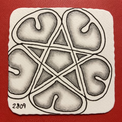 Walnutz pattern on the front of my tile - looking like a sliced through walnut
