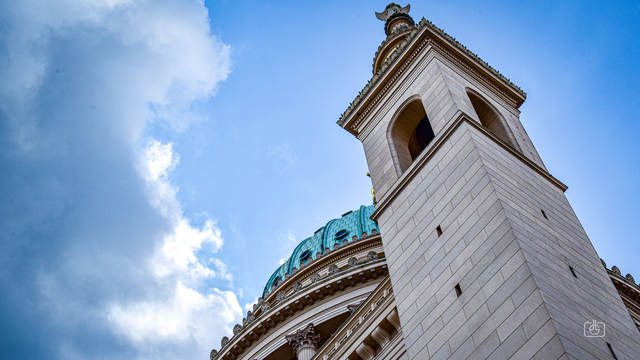 Tower and dome of St. Nicholas’ Church, Potsdam, 23 Sep 2023. Nikon D5600, Nikkor DX 35 mm ƒ1.8G, ISO 100, ƒ20, 1/80s