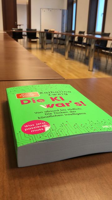 Buchcover „Die KI war‘s“