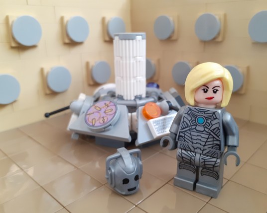 Jodie Whittaker as the Doctor (a LEGO minifigure MOC)