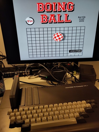 Amiga boing ball boing balls on a Videoton TV Computer!