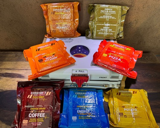 Starfield limitied Edition Box und verschiedene Sorten der CONVAR-7 Energy Bars, die als reallife Chunks bezeichnet werden