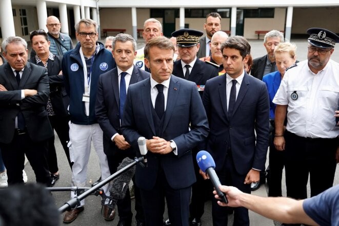 Emmanuel Macron, Gabriel Attal et Gérald Darmanin au lycée Gambetta à Arras, le 13 octobre. © Photo Ludovic Marin / Pool /AFP