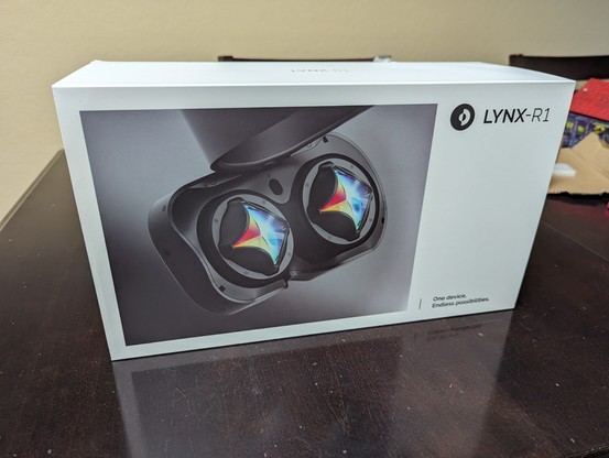 A Lynx-R1 box.