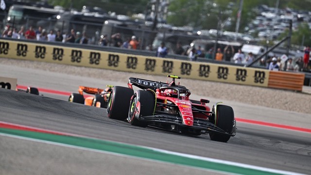 Sainz sacando codos