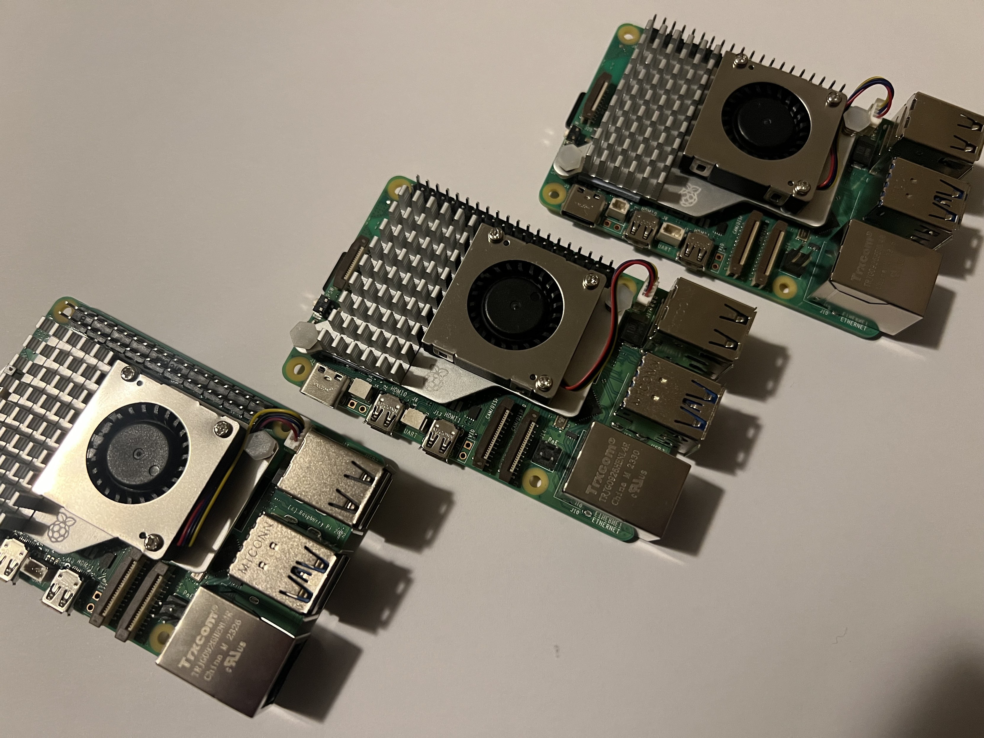 A tiny cluster based on 4x Raspberry Pi Zero 2 W : r/homelab