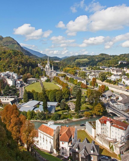 The Pilgrimage Church of Lourdes in France is famous for its association with the Marian apparitions of Our Lady of Lourdes in 1858, attracting millions of visitors annually. 🕊️