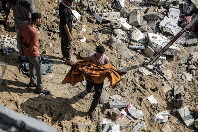 Dans le camp de Jabalia, après le deuxième bombardement de l'armée israélienne à Gaza le 1er novembre 2023. © Photo Ali Jadallah / Anadolu via AFP