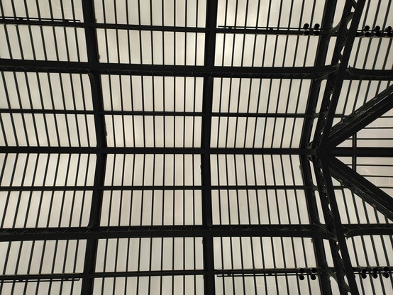 Glasdach oder Glasfenster? Samaritain-Kaufhaus in Paris.