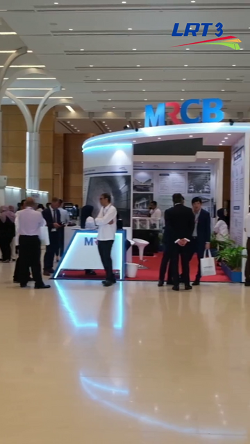 People at the MRCB booth.
