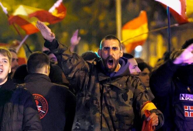 Lors de la manifestation contre le projet d’amnistie des indépendantistes catalans à Madrid, le 8 novembre 2023 © Photo Oscar del Pozo / AFP