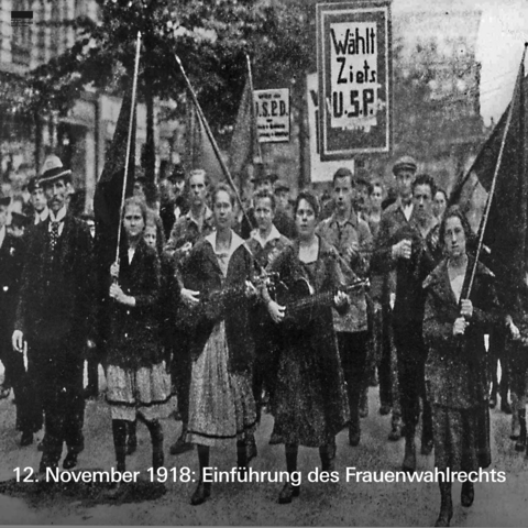 Demonstration für die Unabhängige Sozialdemokratische Partei Deutschlands (USPD) und die USPD-Kandidatin Luise Zietz (1919).