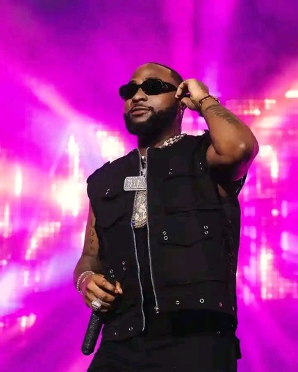 Happy birthday 🎉🎂🎈 Davido