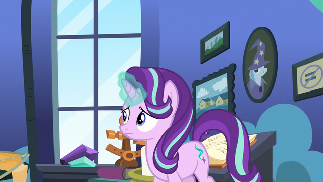 A screenshot from "The Maud Couple" ("My Little Pony: Friendship is Magic" Season 8 Episode 3). Notice the "banning equal sign" icon in the right of the picture.