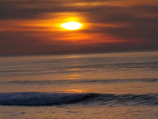 More dramatic contrasts; Old Sol can be a bit dramatic.  Lovely dark blue waves below.
