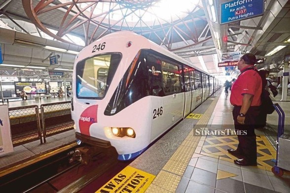 LRT Kelana Jaya line train at KL Sentral station. / Photo from linked article.