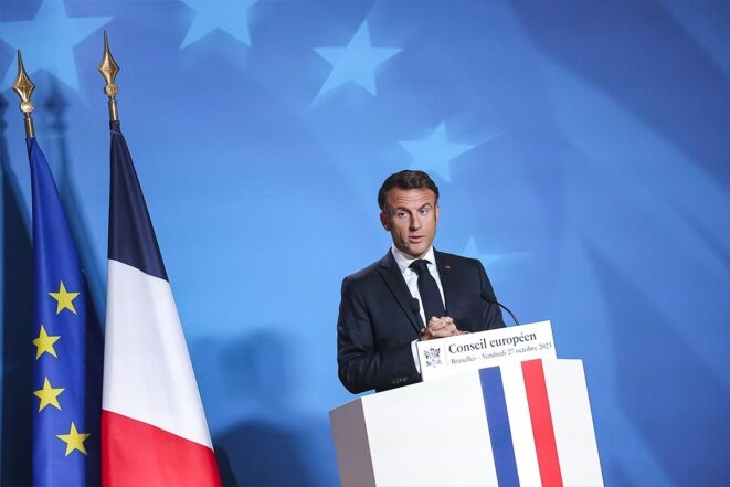 Emmanuel Macron lors d'une conférence de presse à Bruxelles (Belgique), le 27 octobre 2023. © Photo Nicolas Economou / NurPhoto via AFP