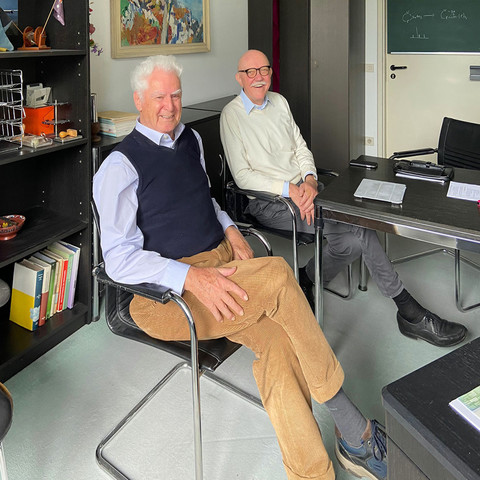 Hubert Schmidbaur (left) with Peter Goelitz and Eva E. Wille (photographer) at a LiC work meeting in Munich, May 2021