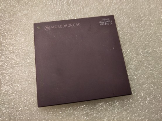 A Motorola 68060 Rev.6 chip close up.